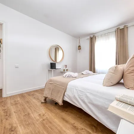 Sea Of Lava Apartment *